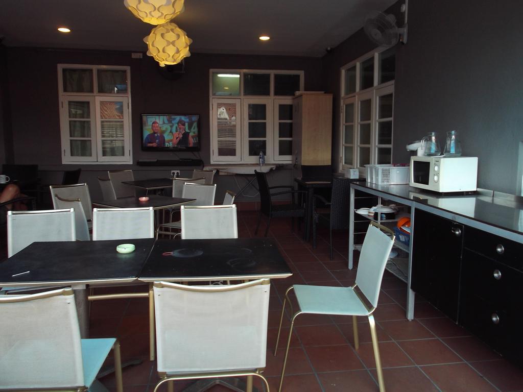 Phil Inn @ Dickson Singapore Room photo